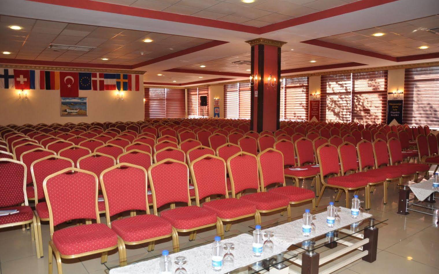 First Class Hotel Аланя Екстериор снимка