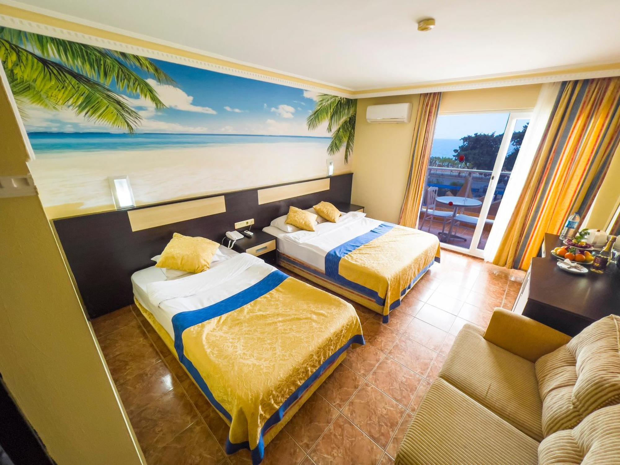 First Class Hotel Аланя Екстериор снимка