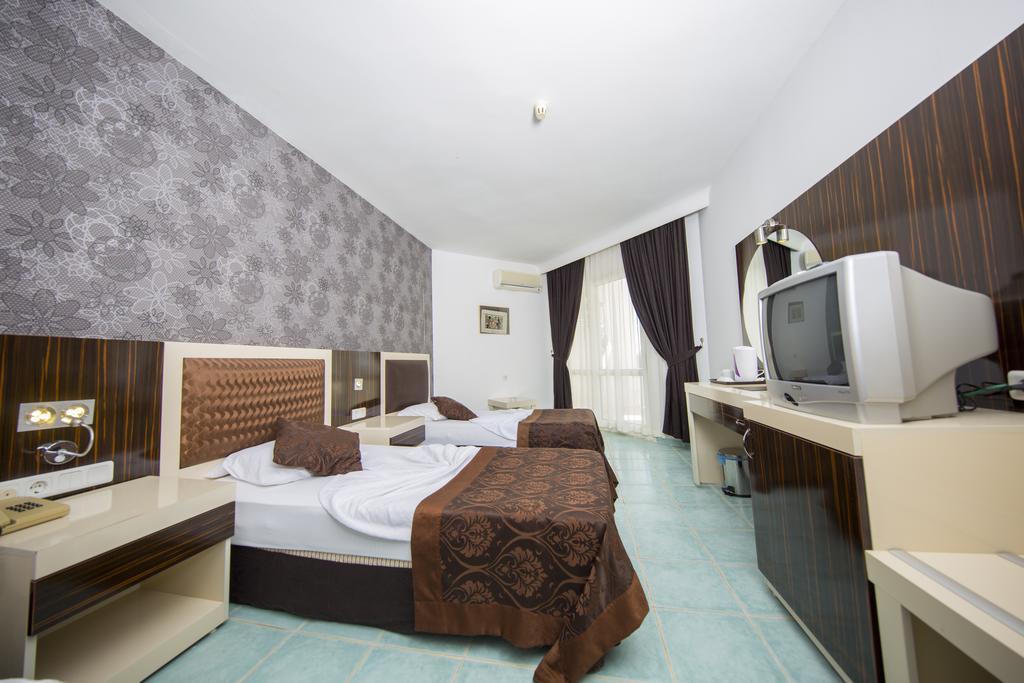 First Class Hotel Аланя Екстериор снимка